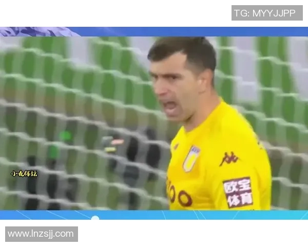 马丁内斯的传奇人生与足球生涯背后的故事与启示