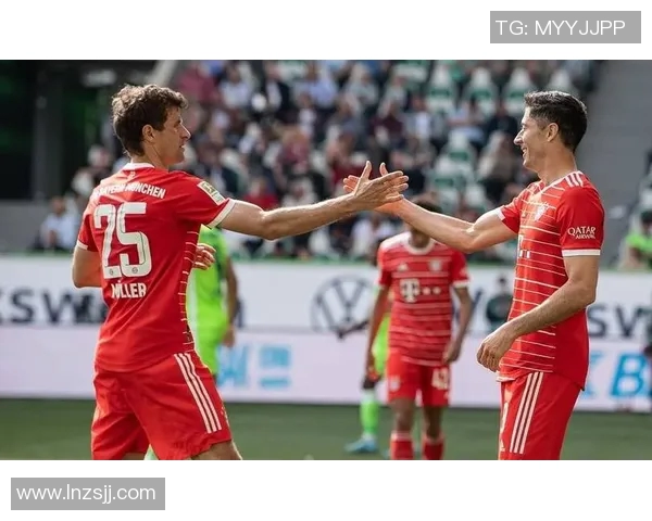 莱万回归旧主赛场引发拜仁球迷愤怒声讨称其忘恩负义